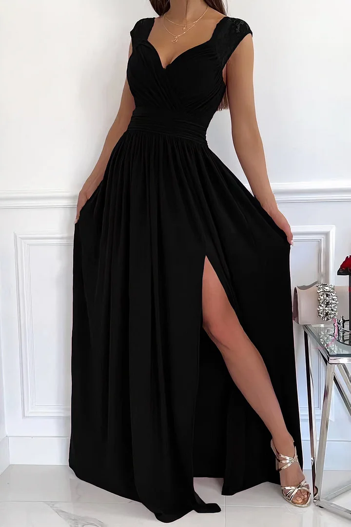 Robe en Dentelle Sans Manches avec Découpes au Bas et au Dos