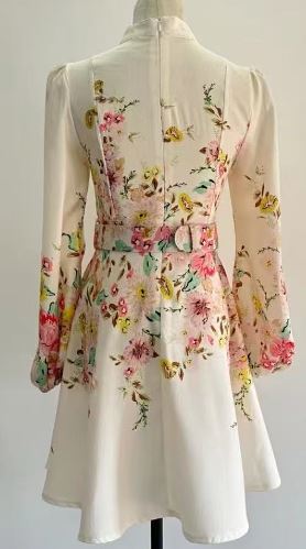 Mini Robe Imprimée avec Détails de Boutons