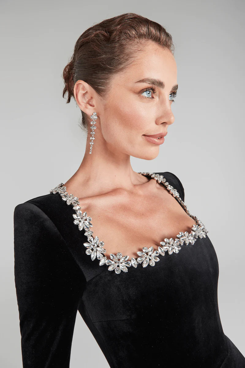 Emilia - Robe en Velours Élégante avec Décolleté Carré