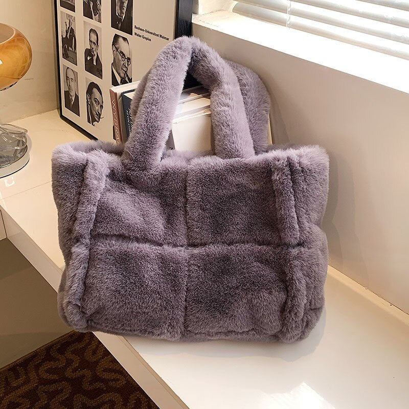 Élégant Sac à Main en Peluche Dante | Accessoire d'Hiver Chic pour Femmes