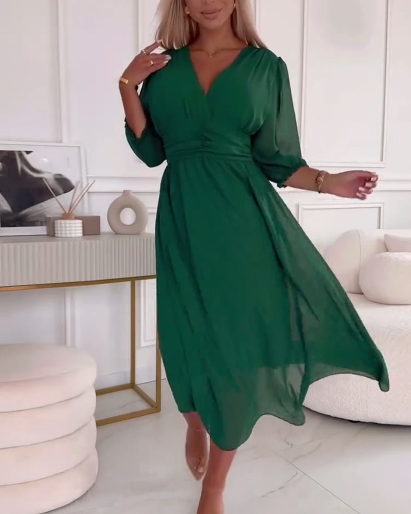 Robe unie avec décolleté en forme de cœur